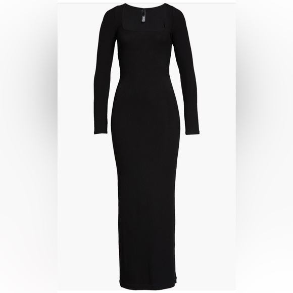 Skims long sleeve dress - Picture 2 of 4